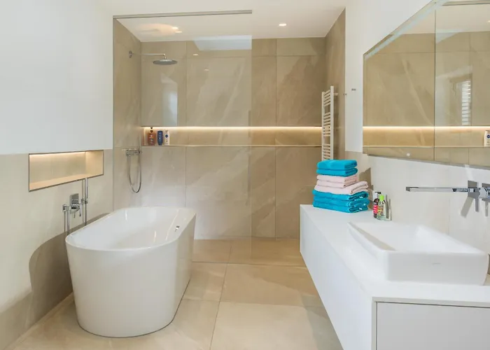 Palazzo In - Fraenkische Toskana - *