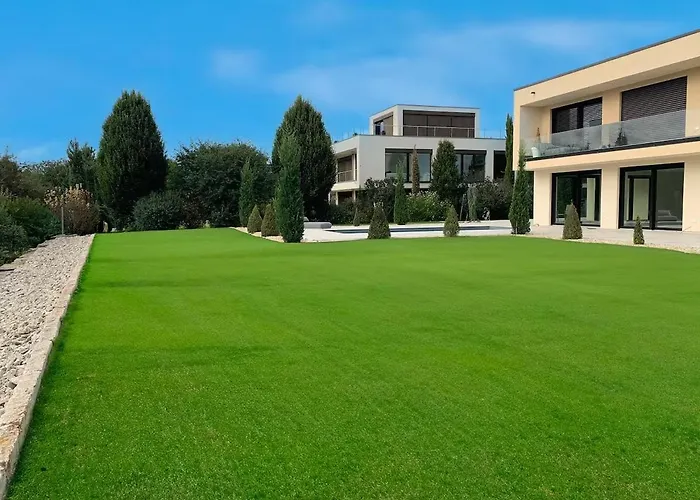 Palazzo In - Fraenkische Toskana - *