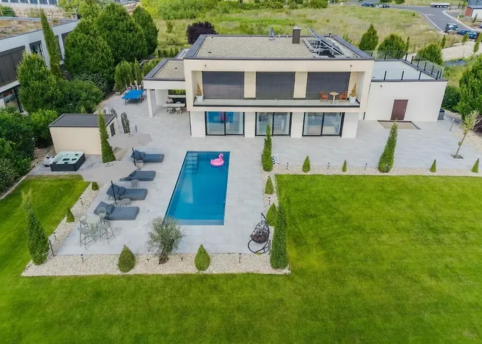 Palazzo In - Fraenkische Toskana - *